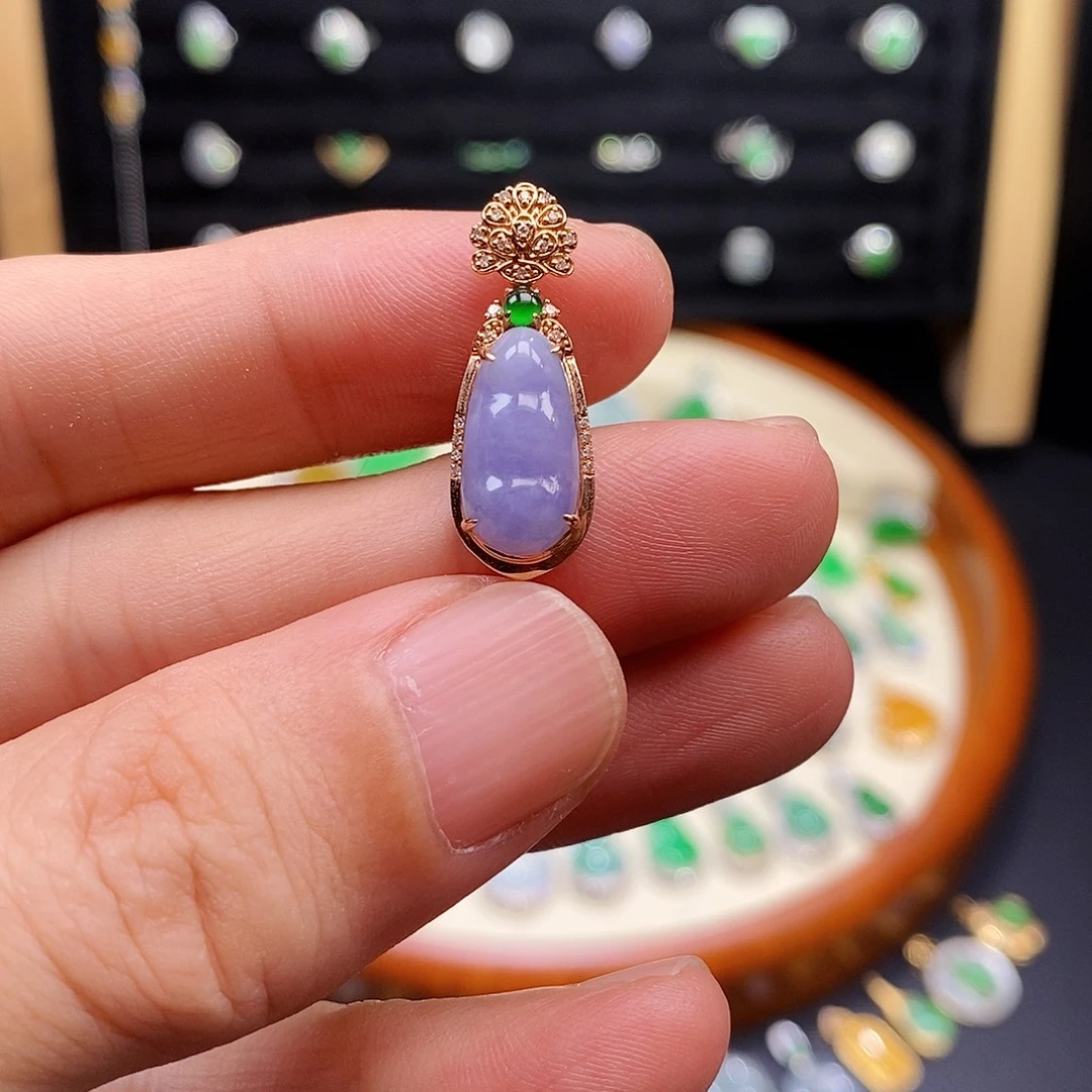 翡翠18K金镶嵌颈饰福豆