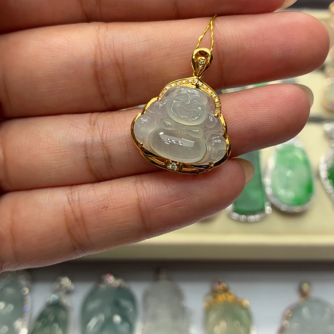 翡翠18K金镶嵌颈饰