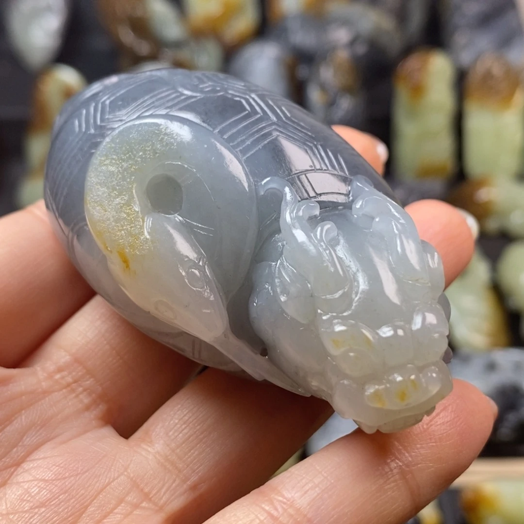 和田玉未镶嵌把件