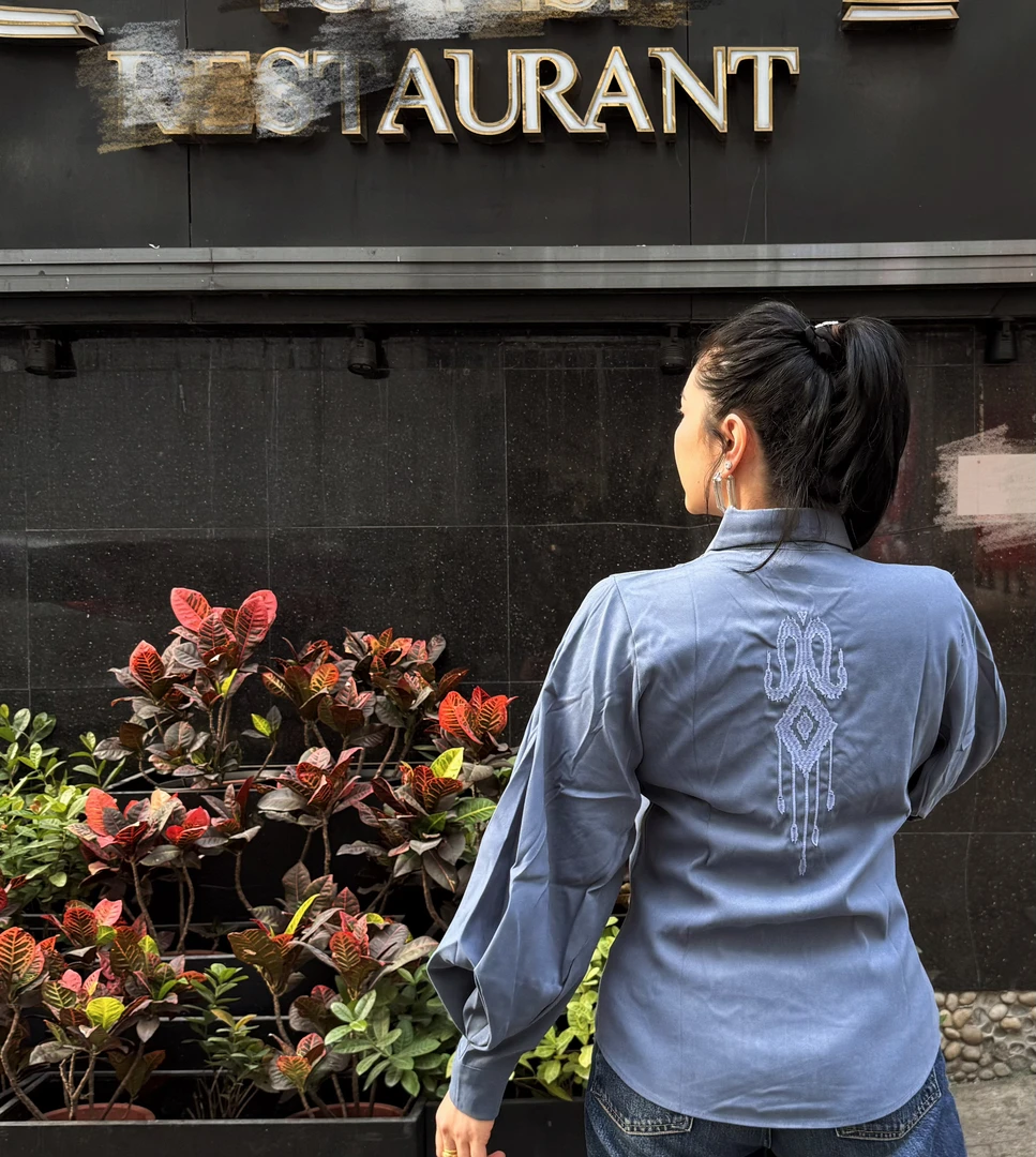 【A&M】新款绣花衬衫复古