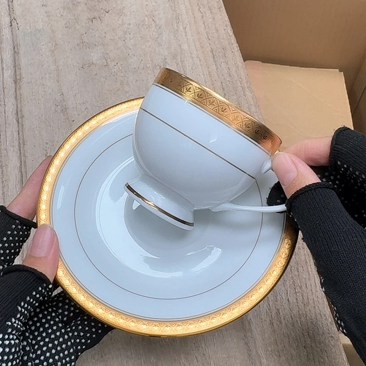 瓷片噗哈哈哈哈哈哈哈哈哈