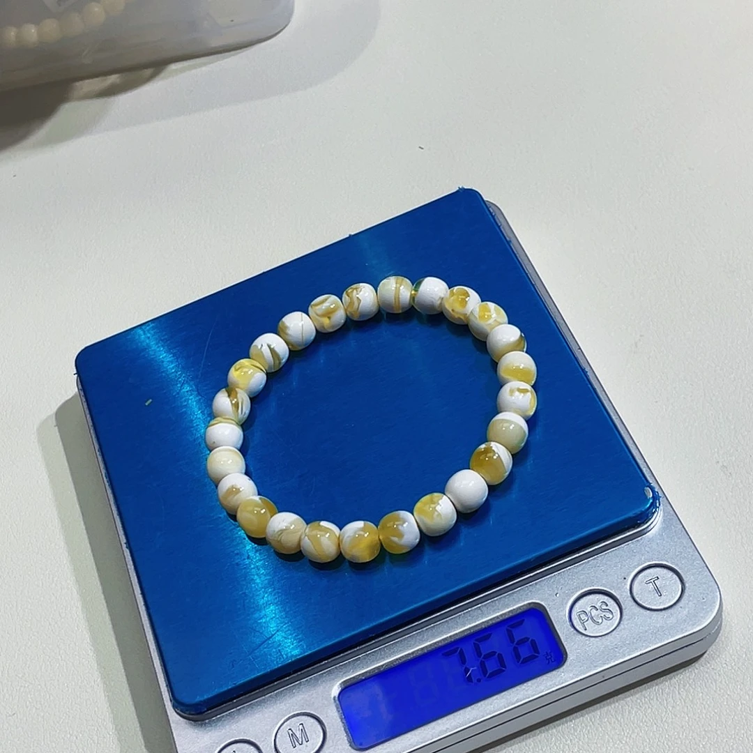 李***独琥珀未镶嵌裸石Y08004