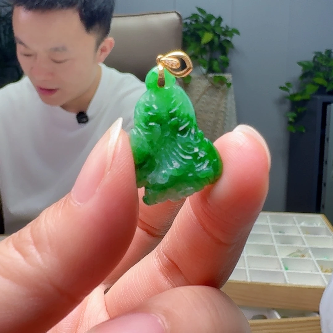 翡翠18K金镶嵌吊坠(不含链)天然