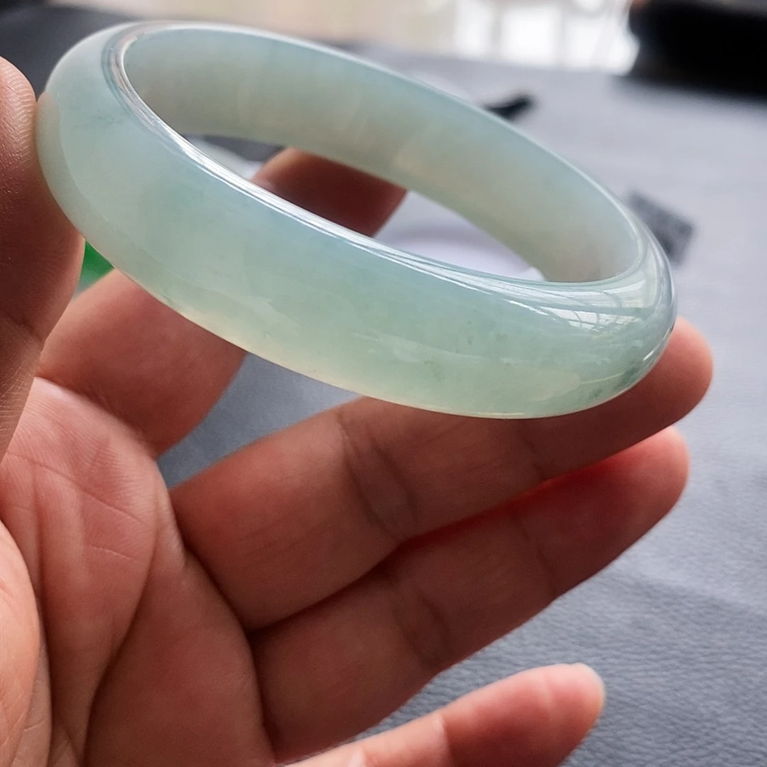 翡翠手镯未镶嵌天然翡翠手镯