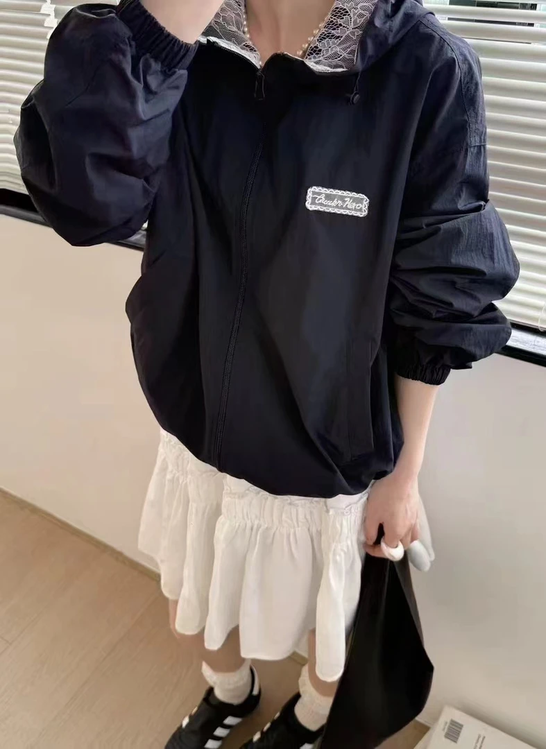 新款韩版时尚简约胸前刺绣蕾丝里衬连帽防晒衣外套