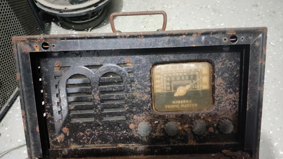 8新  晶体管收音机一台，不包邮