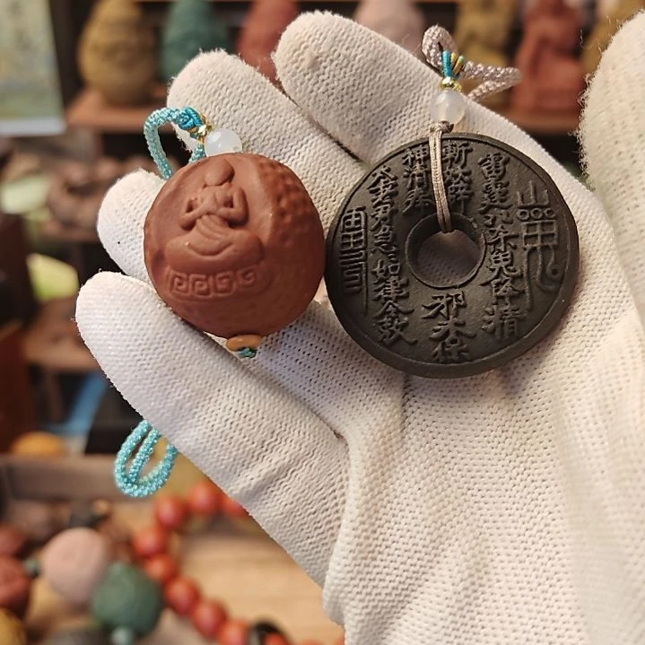 五方红色黑色香牌一对