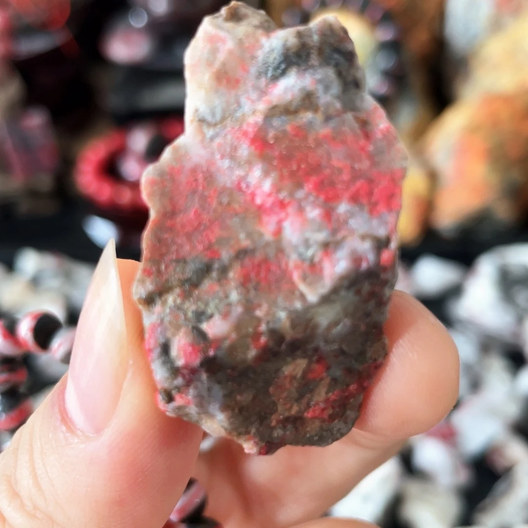 玛瑙/玉髓福利朱砂毛料未镶嵌