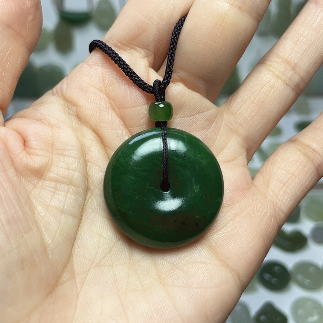 颈饰未镶嵌和田玉（翠青玉）