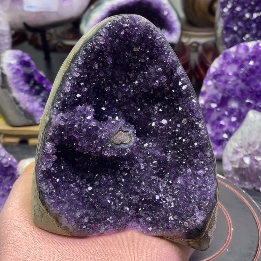 紫晶未镶嵌大型摆件（非配饰）