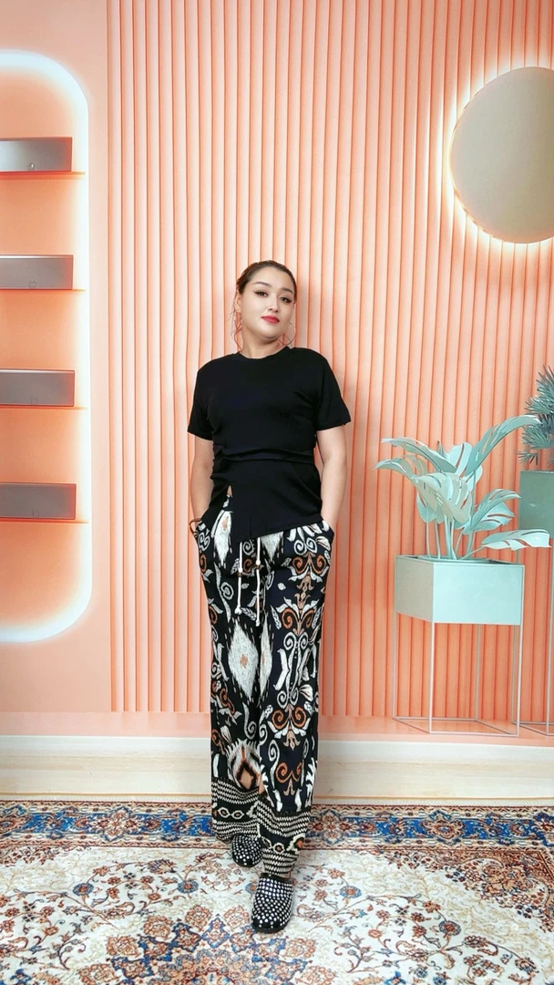 休闲时尚高级印花直筒裤