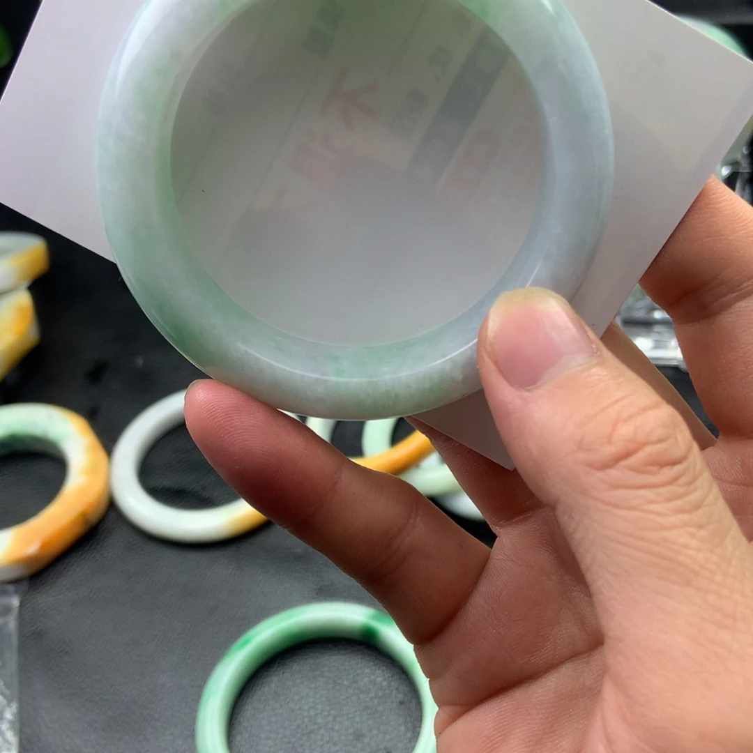 未镶嵌翡翠手镯定制翡翠幻*