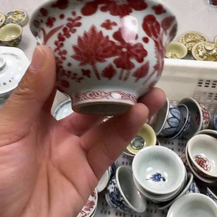 摆件釉里红鱼藻纹大压手微瑕