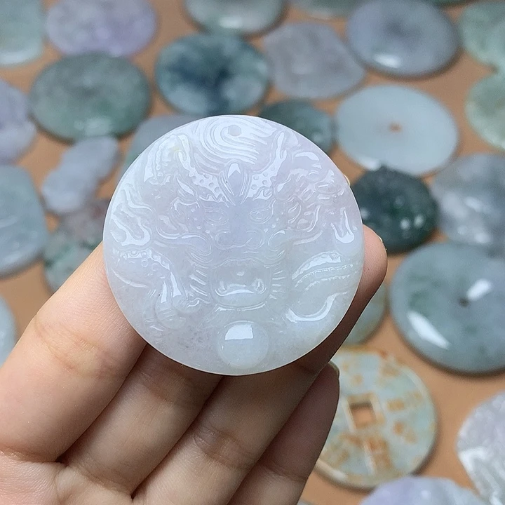 翡翠未镶嵌颈饰龙牌