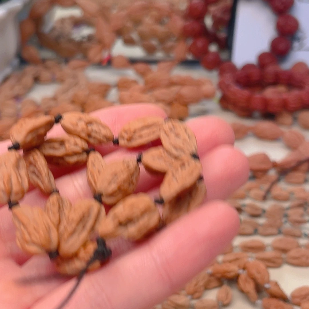 烟***南文玩核桃吊坠异形