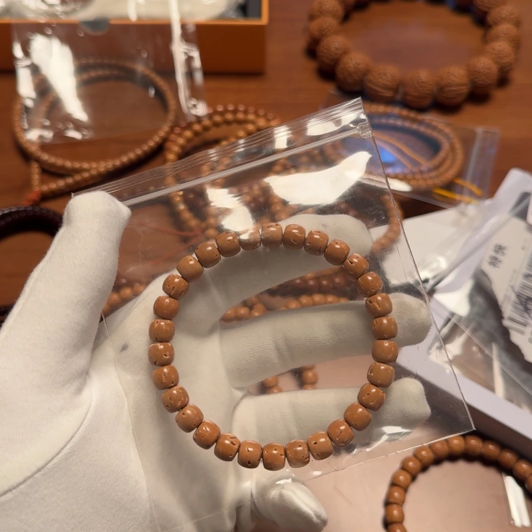 Z***@桃核吊坠核壁87福利188