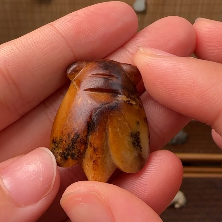 多***后和田玉未镶嵌颈饰