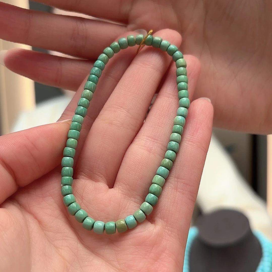 绿松石未镶嵌颈饰