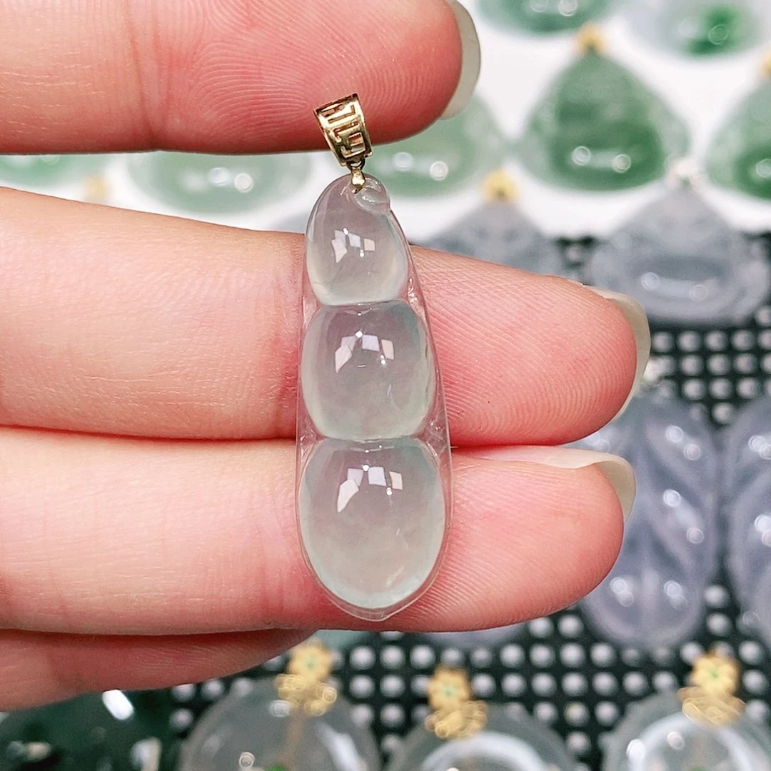 颈饰18K金镶嵌翡翠