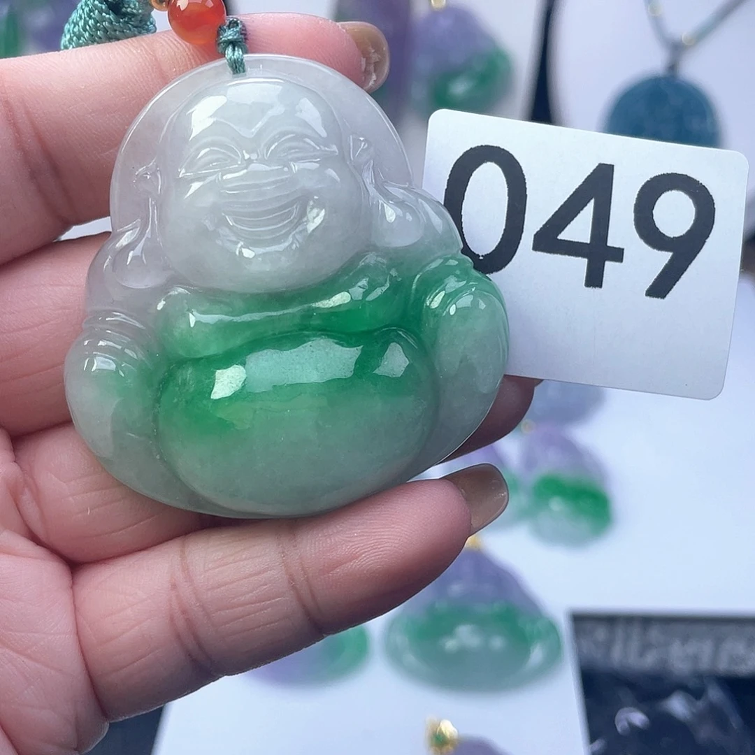 翡翠吊坠(赠链)未镶嵌