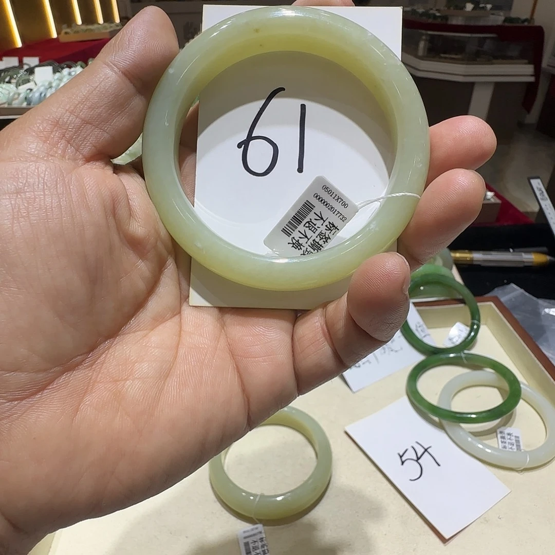 和田玉未镶嵌手镯7