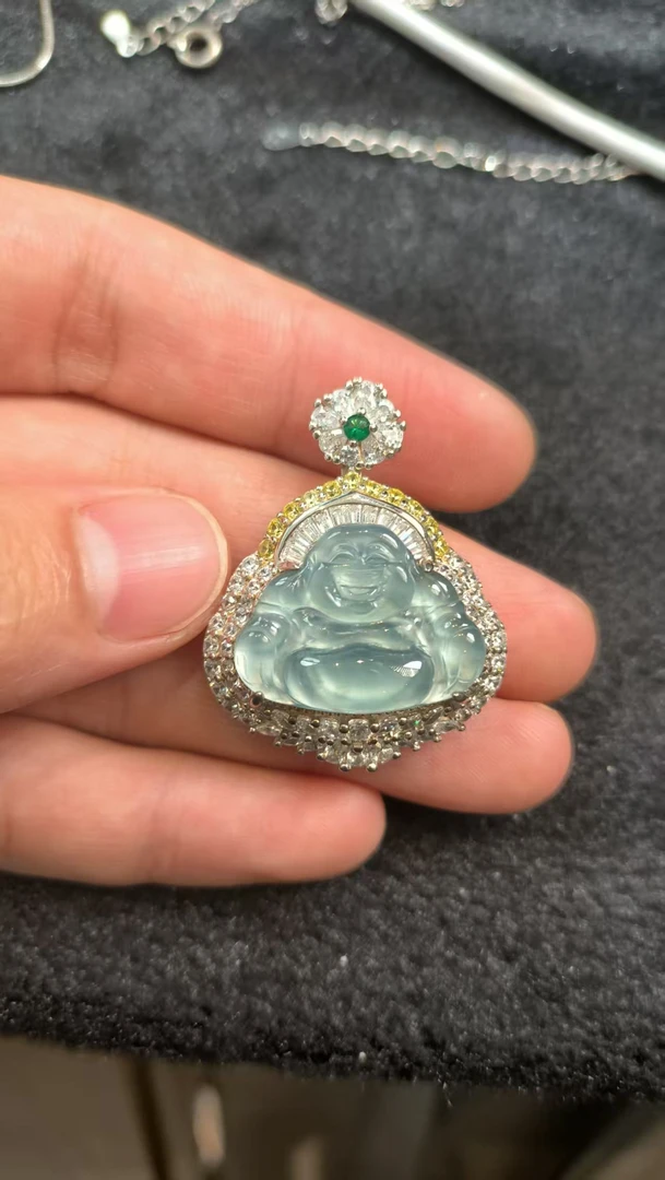 天然翡翠A货晴水蓝佛公吊坠