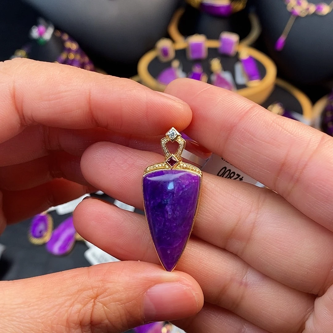 苏纪石（舒俱来）18K金镶嵌吊坠