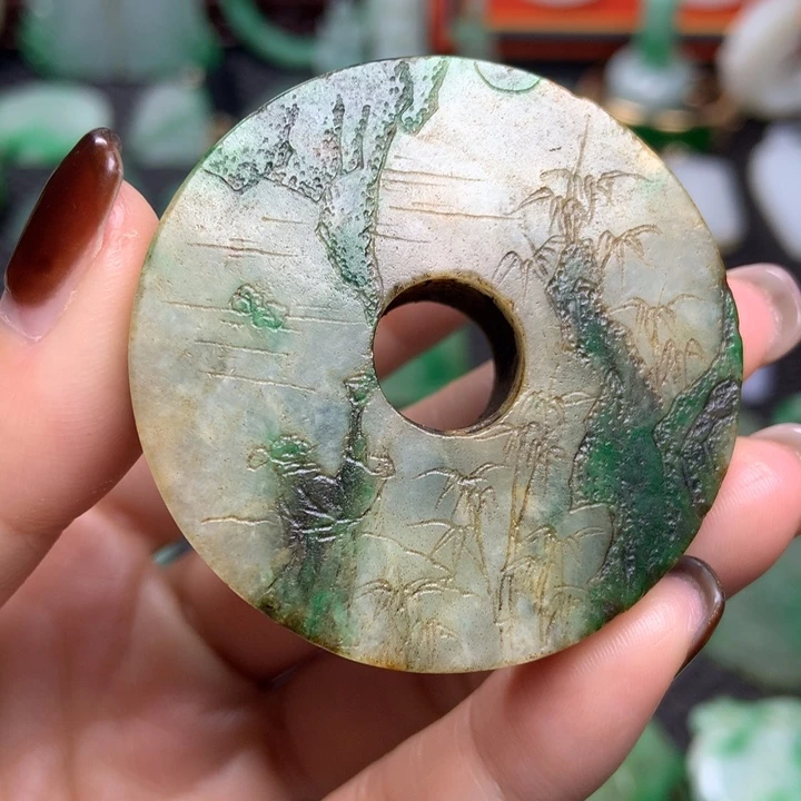 翡翠未镶嵌挂件清
