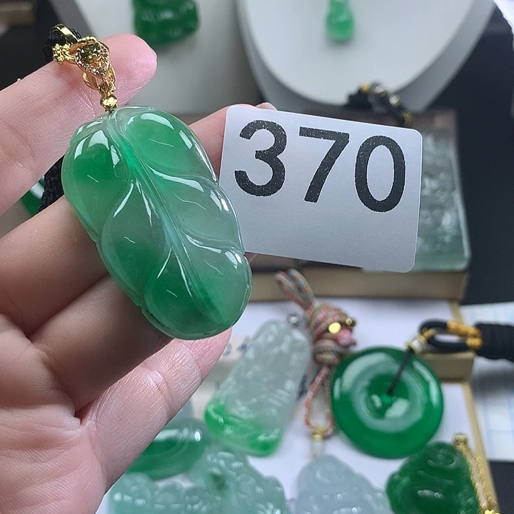 吊坠(赠链)未镶嵌翡翠