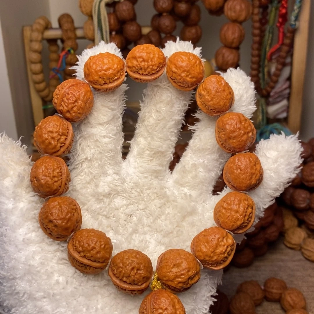 文玩核桃吊坠“*”麒麟一道筋