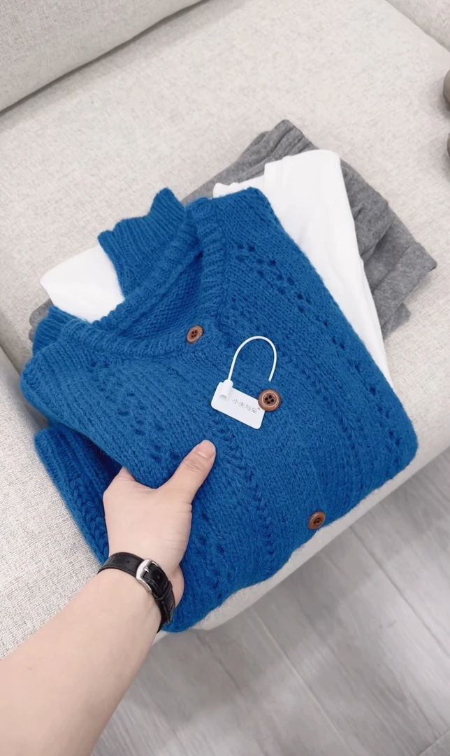 小朵家 ins穿搭#巨软！韩系粗镂空针克兰茵蓝开衫1229