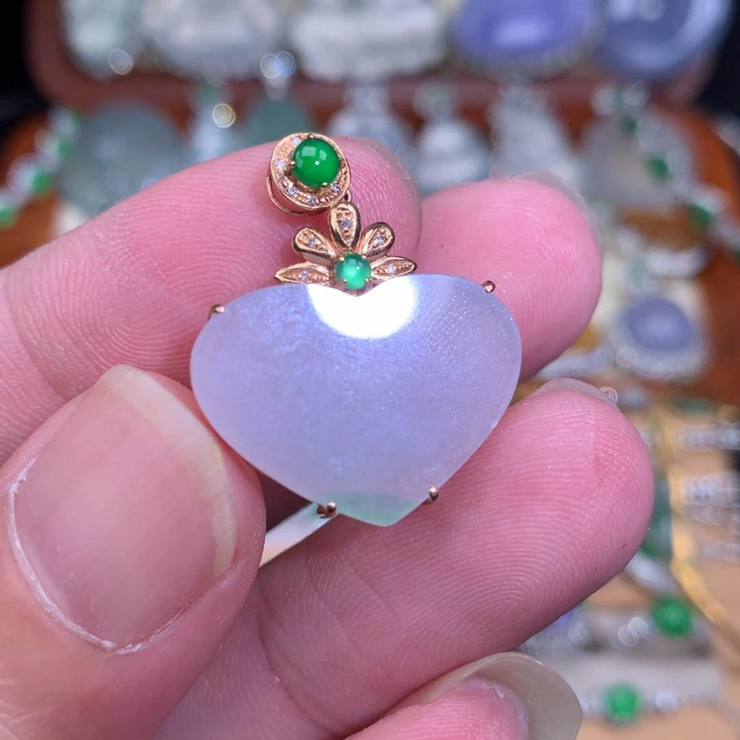 翡翠颈饰18K金镶嵌爱心