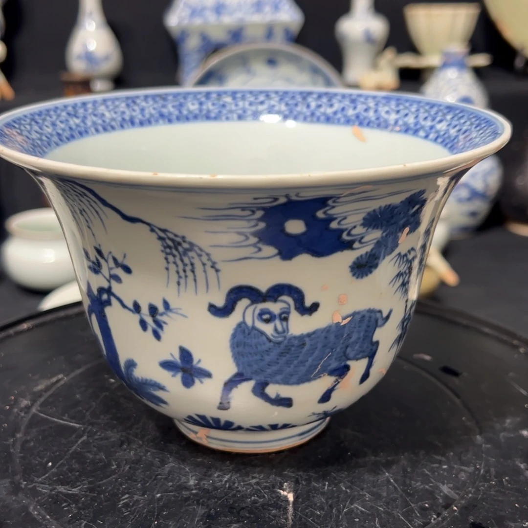 摆件古**风青花的瓷碗一个，