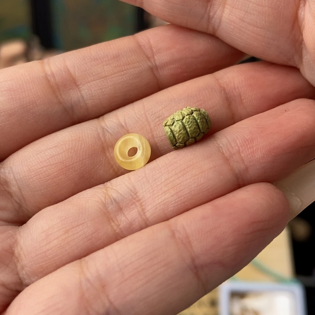 狮****未镶嵌琥珀珠宝奇石