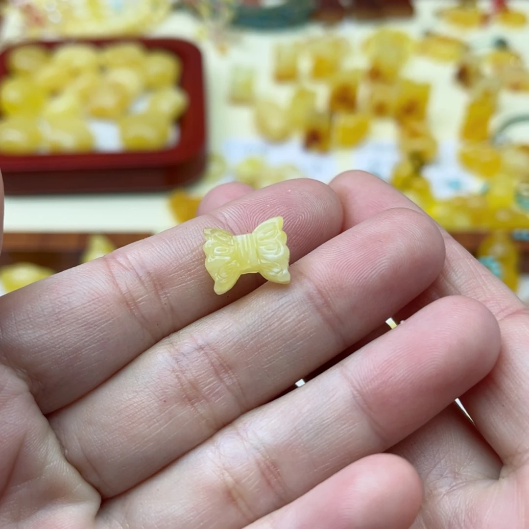 【闪购商品】蜜蜡裸石未镶嵌配饰