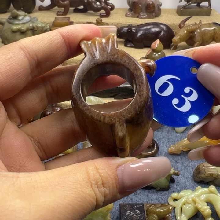 和田玉未镶嵌车挂