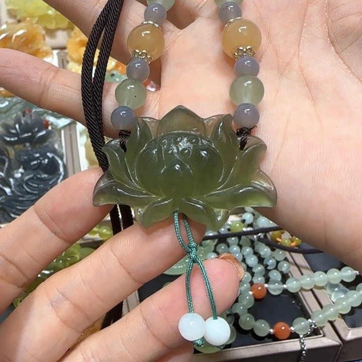 未镶嵌蛇纹石玉吊坠