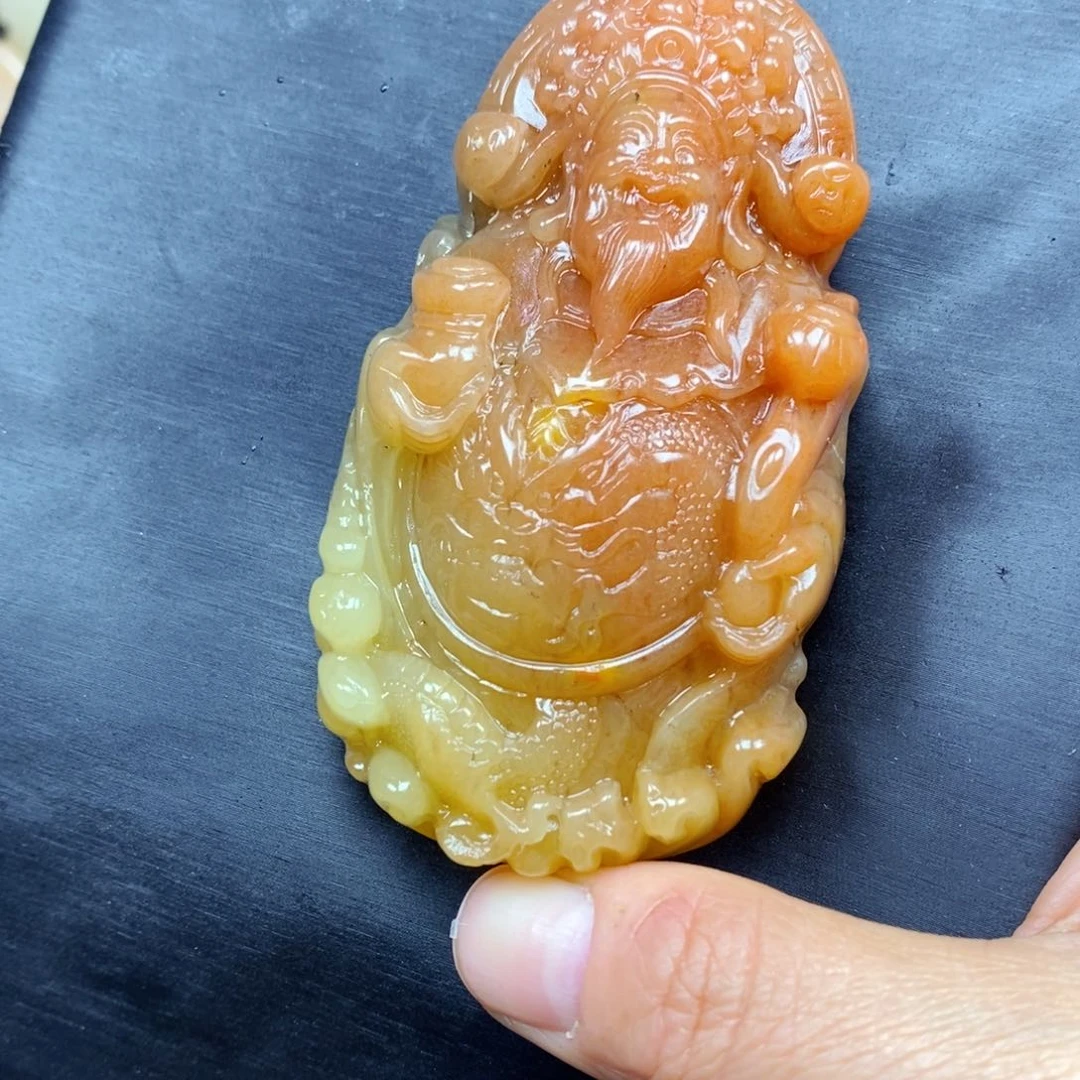 石英质玉（黄龙玉）颈饰未镶嵌