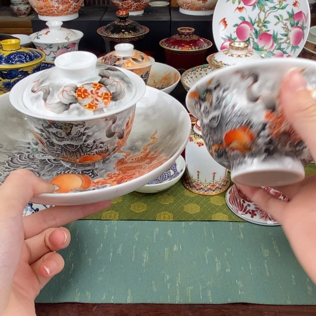 陶瓷的设计师是一个