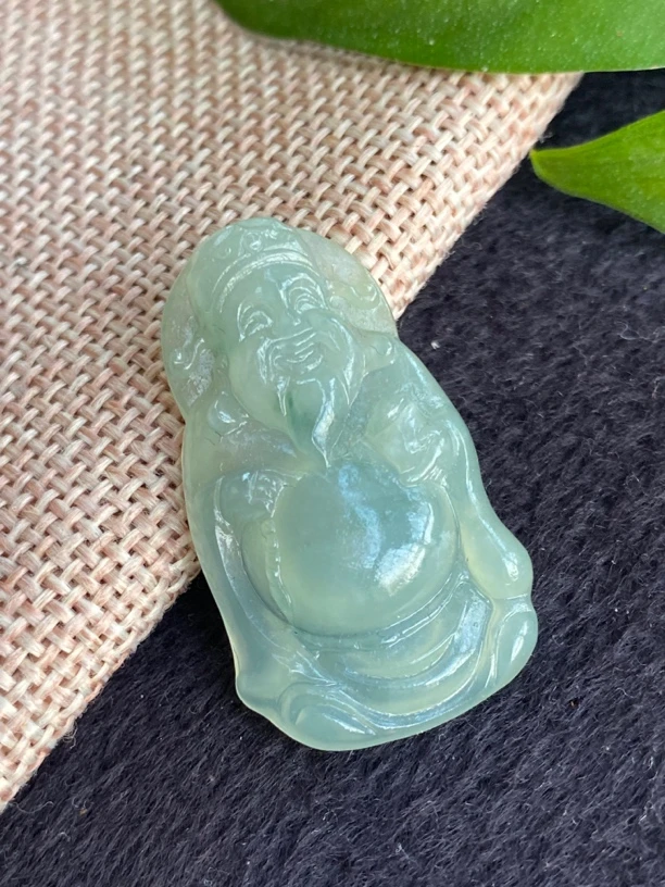 财神爷恭喜发财青绿色种水货冰冰的翡翠吊坠