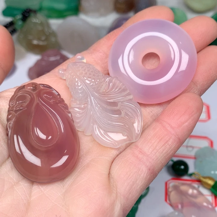 玛瑙/玉髓颈饰未镶嵌T***?