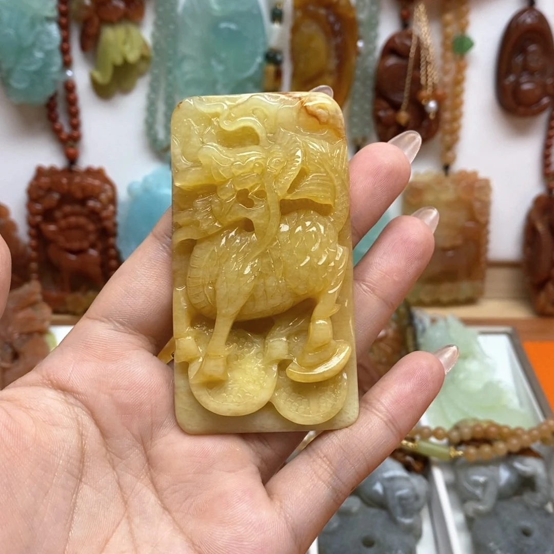 蛇纹石玉未镶嵌颈饰鹤****锁