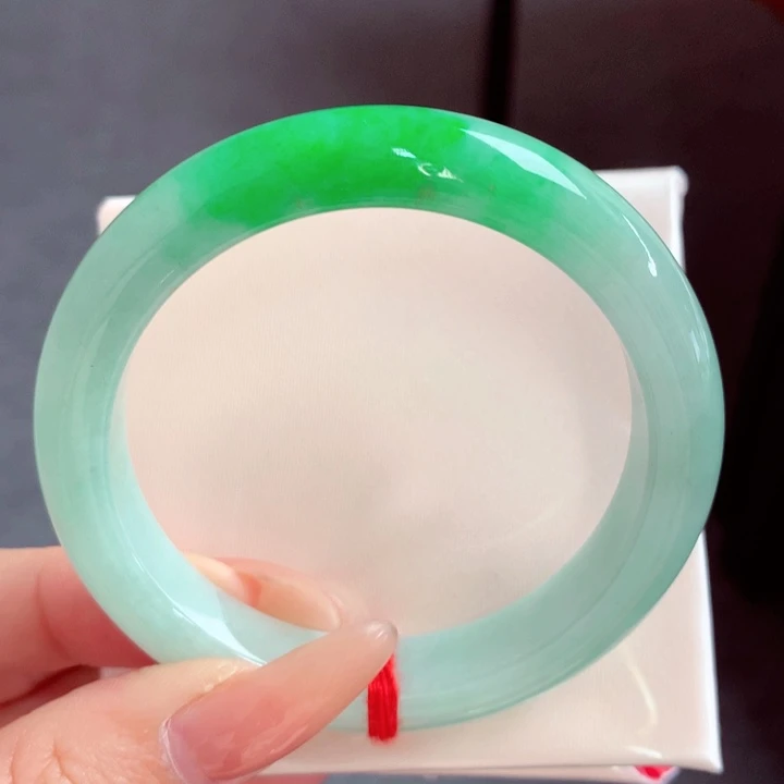 翡翠未镶嵌手镯翡翠