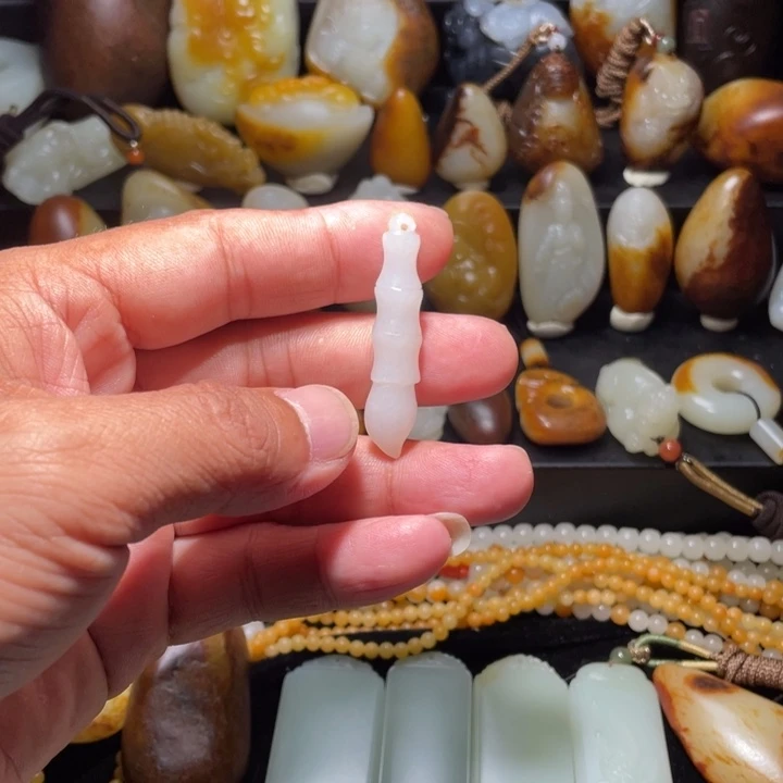 和田玉未镶嵌珠宝奇石