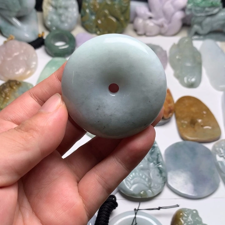 翡翠未镶嵌颈饰平安扣64