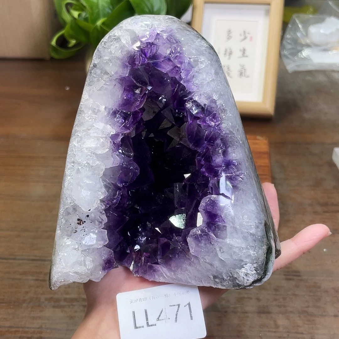 未镶嵌水晶大型摆件（非配饰）