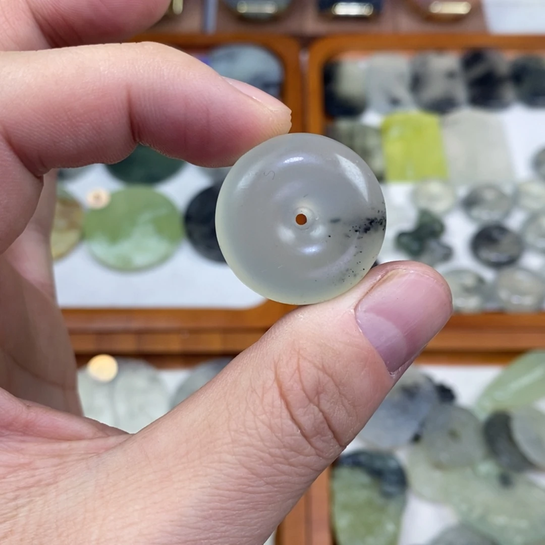 岫玉未镶嵌颈饰岫玉平安扣吊坠