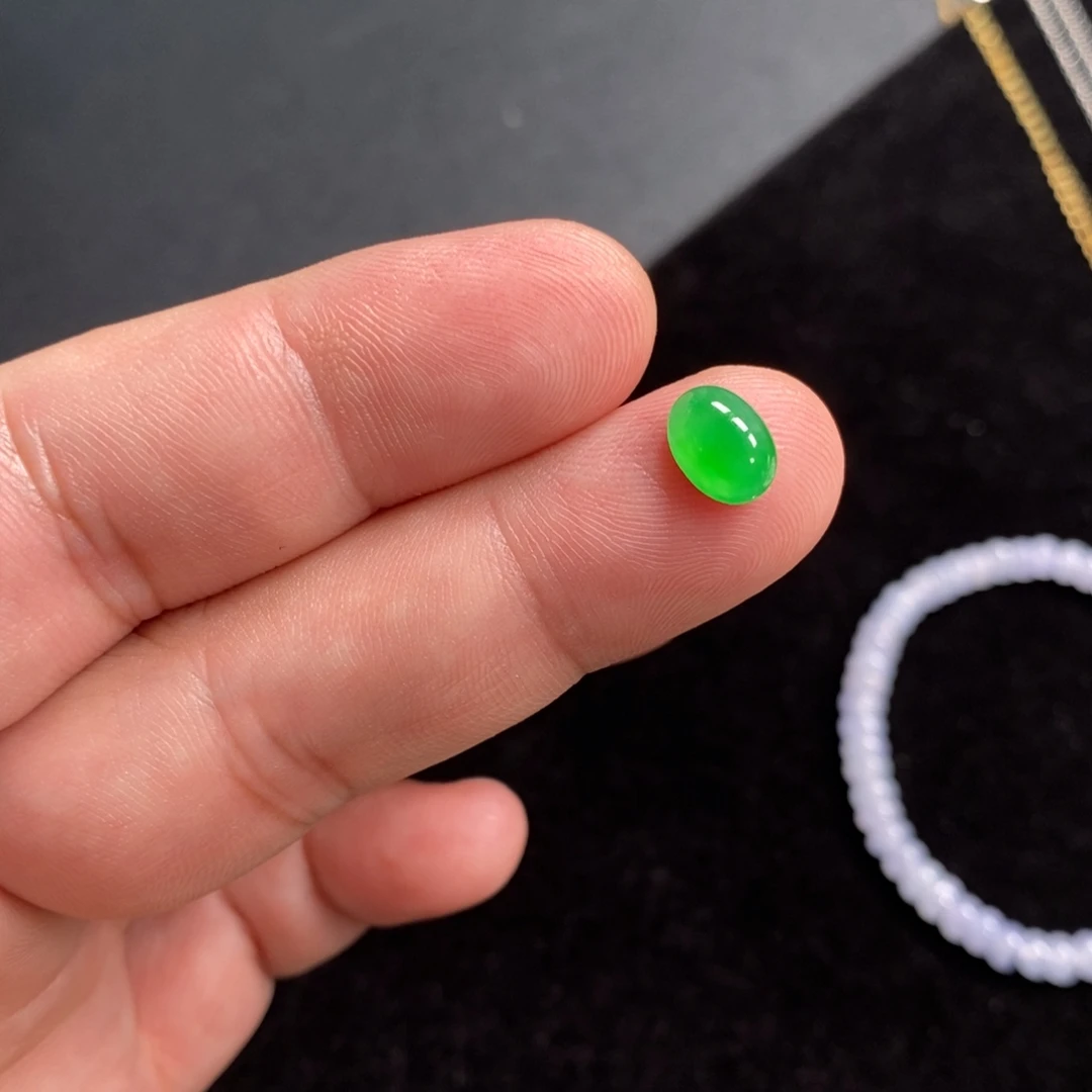 翡翠裸石甜阳绿蛋面戒指