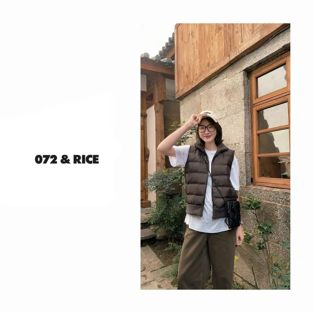 072 & RICE【贝尔马甲】秋冬休闲高领拉链无袖羽绒马甲 A-32CSS01