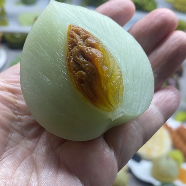 蛇纹石玉未镶嵌摆件